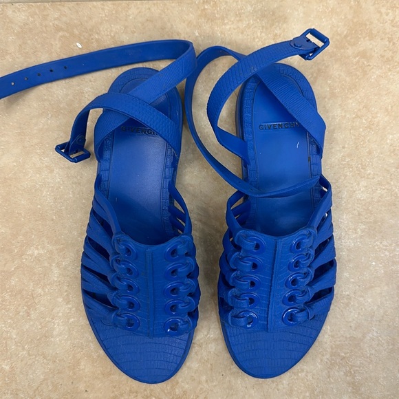 Givenchy royal blue rubber sandals size 36 - Picture 3 of 6